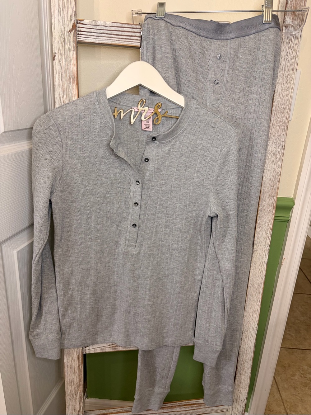 🩶 Victoria’s Secret XS Gray Cozy Pointelle Henley Pajama Set